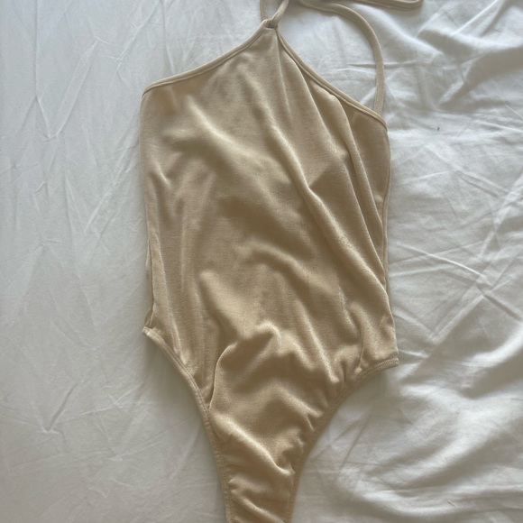White fox beige halter top bodysuit size small- slinky material - Picture 2 of 3